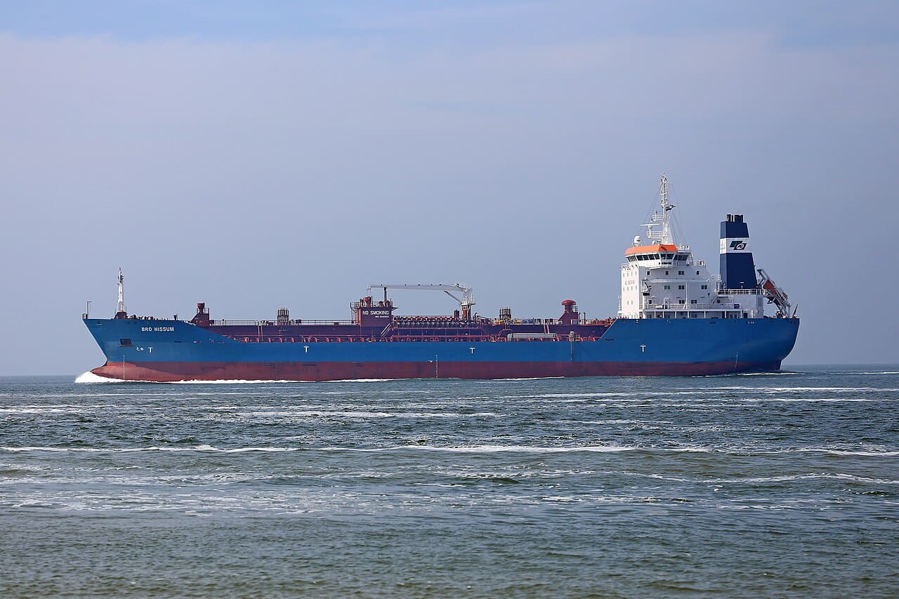 BRO Nissum oil tanker